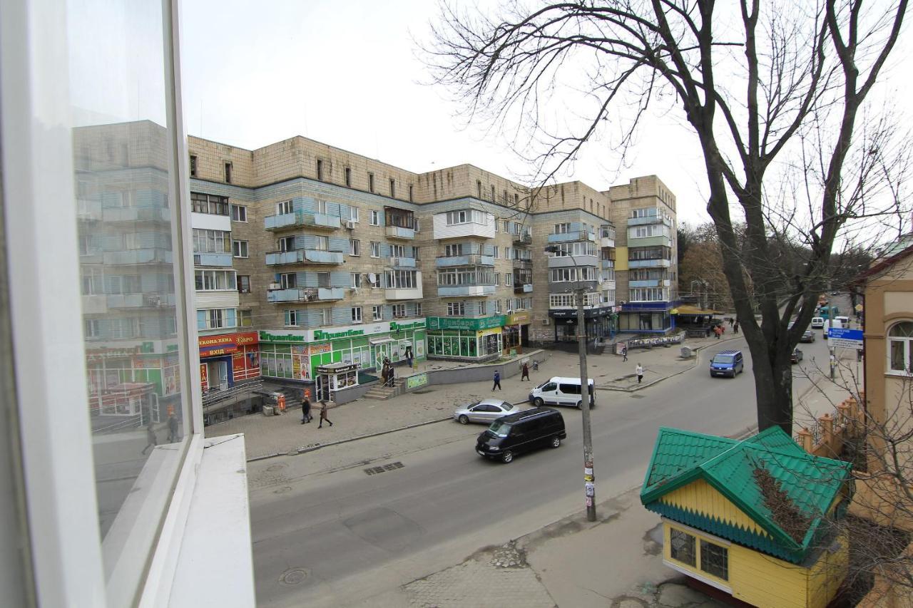Сімейні Затишні Апартаменти В Самому Центрі Рівного รีฟเน ภายนอก รูปภาพ